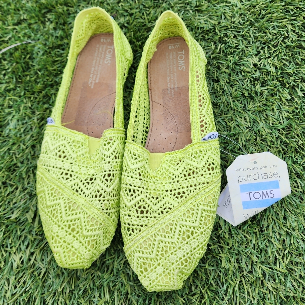 Toms size 10w Women's neon green lace Tom's  new with tag